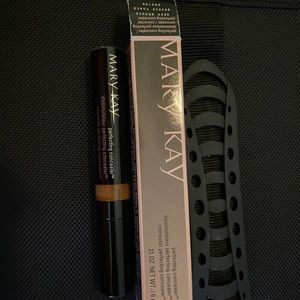 Mary Kay Perfecting Concealer Deep Bronze